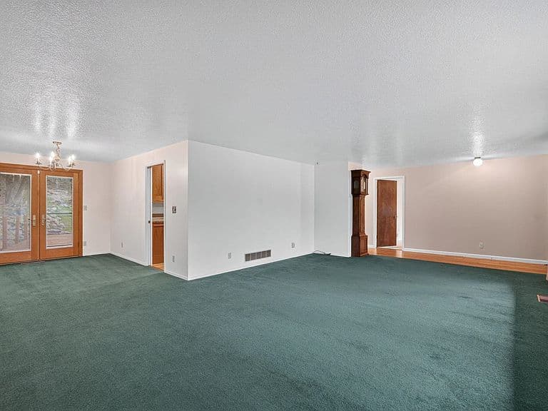 1175 Cactus Dr photo 3