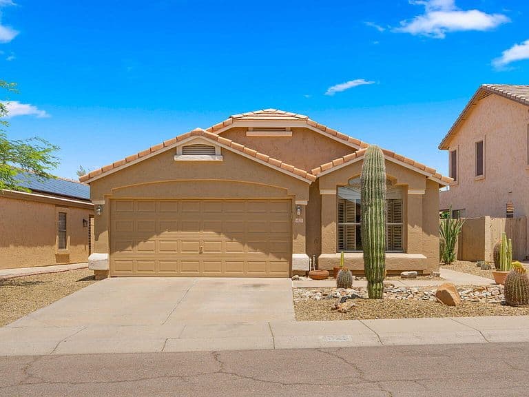 4820 E MELINDA Lane photo 2