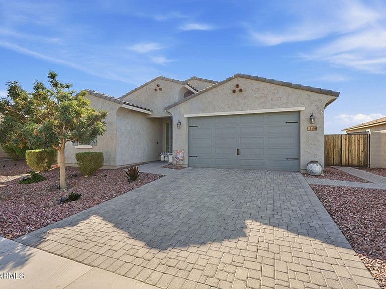18451 W ALICE Avenue photo 1