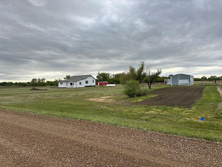 6216 Road 1071 photo 2