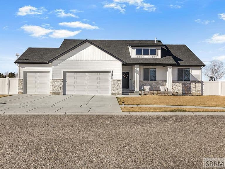 2525 E Pinnacle Dr photo 1