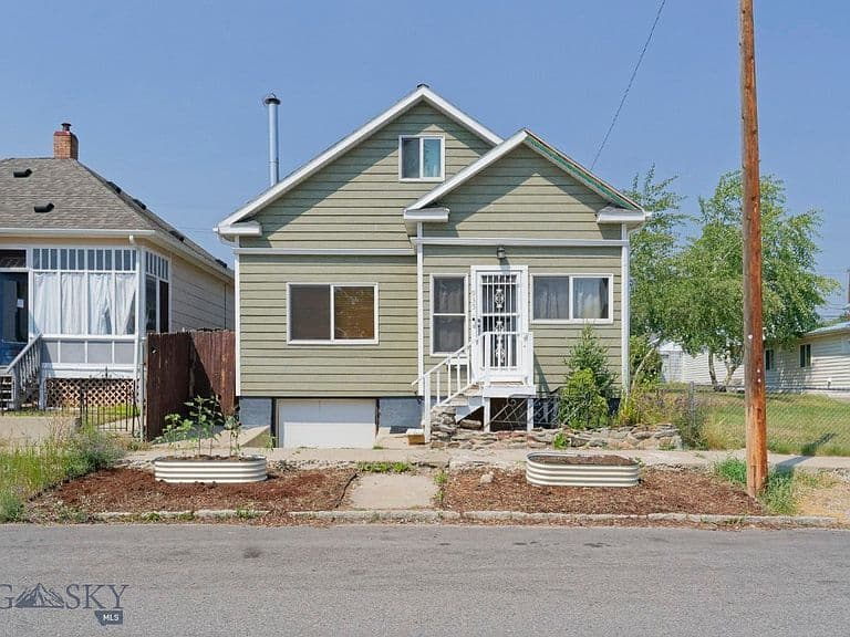 935 Hornet St photo 1