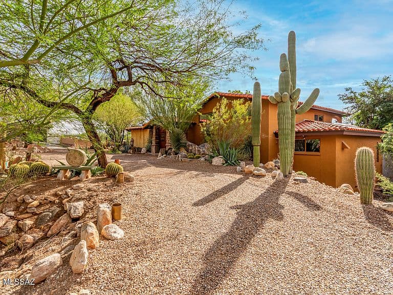 4620 E Coronado Dr photo 2