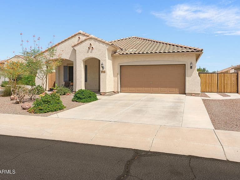 25996 W TONOPAH Drive photo 1