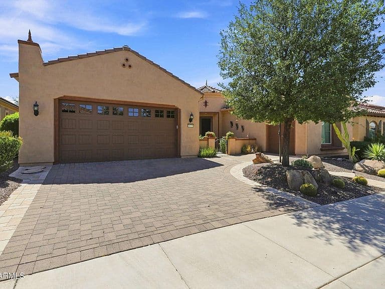 26775 W PIUTE Avenue photo 5