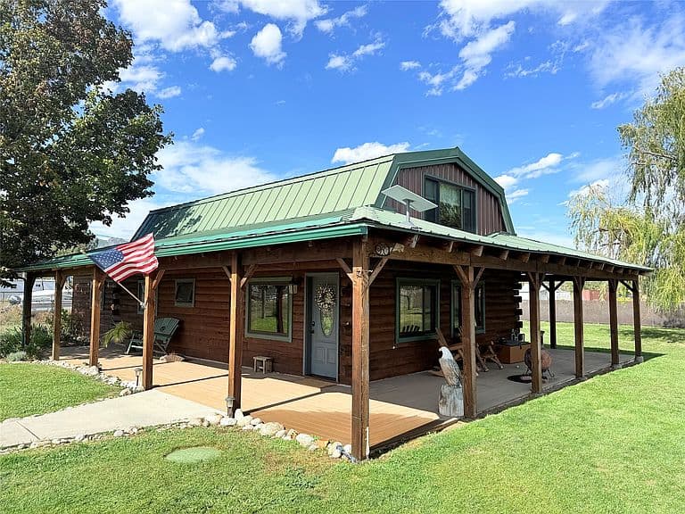 44 Bell Ln photo 1