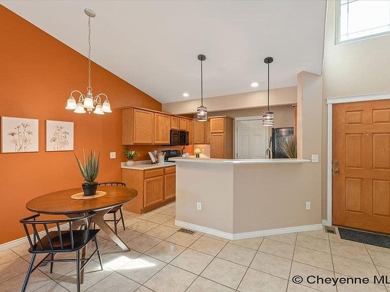 3908 Regal Ct photo 5