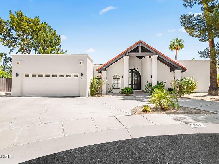 8361 E San Rafael Dr photo 1