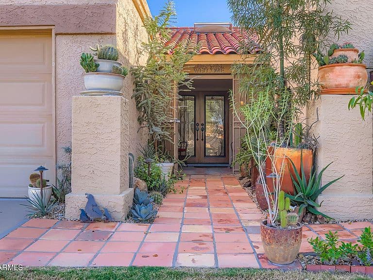 10437 E COCHISE Avenue photo 1