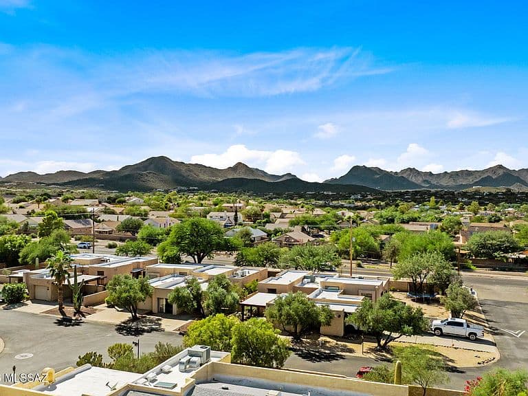 1431 N Camino Emiliano photo 3
