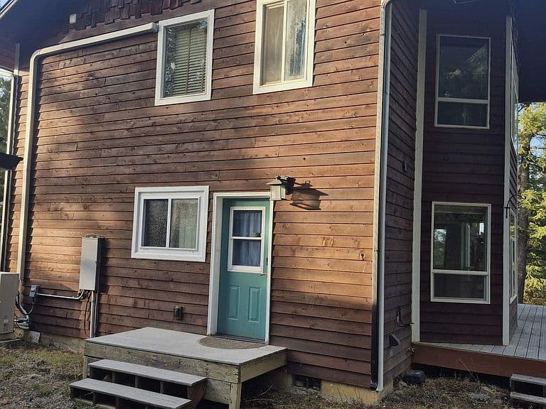 596 Overlake View Rd photo 3