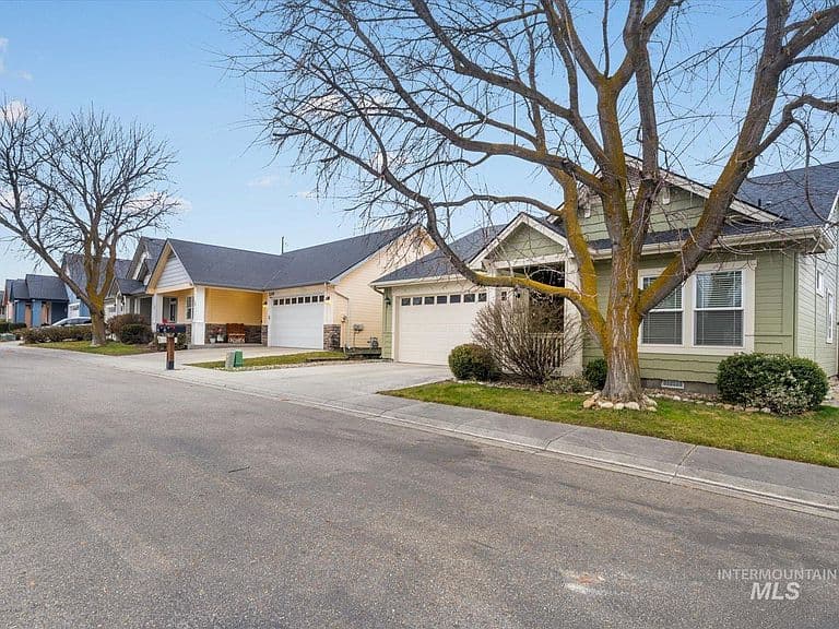 2333 N Eagle Crk photo 3