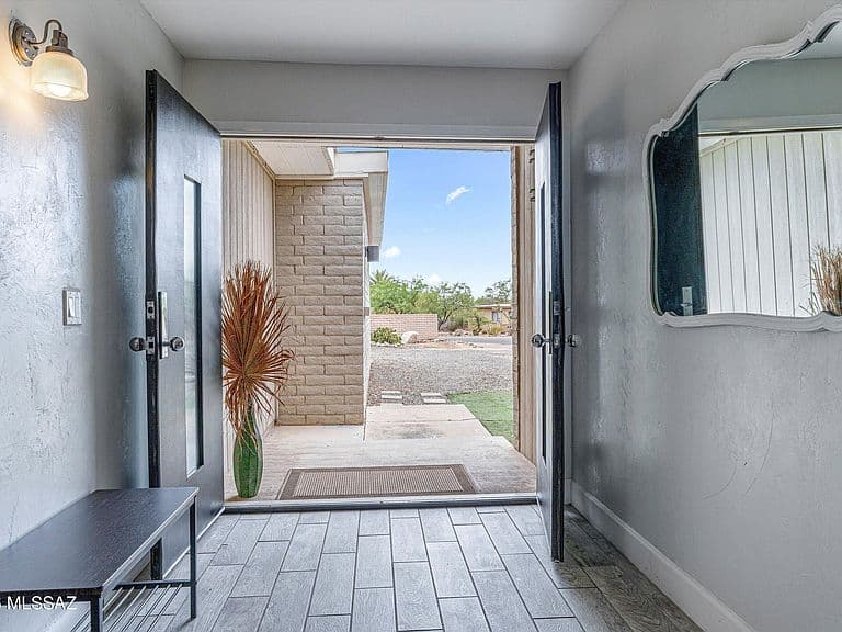 7356 N Casablanca Dr photo 5