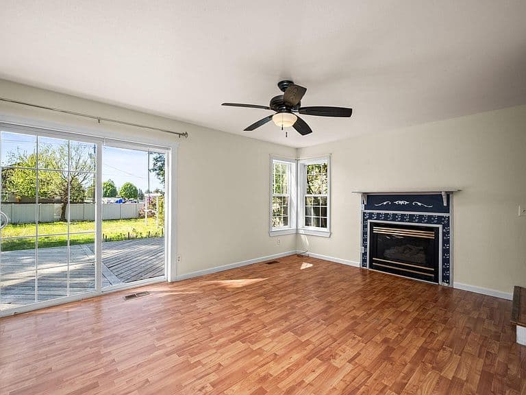 1140 W Starling Ave photo 3