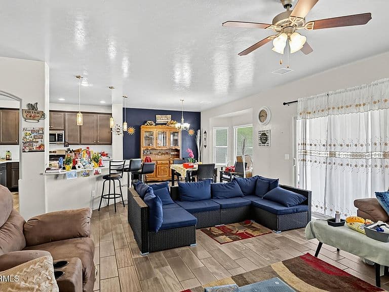 6775 E BIG SPUR Court photo 3