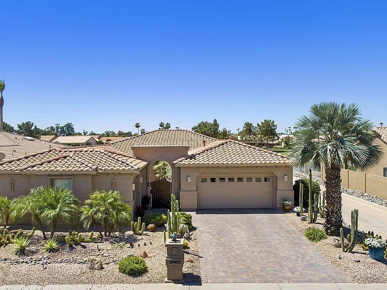 24613 S LAKEWAY Circle SE photo 1