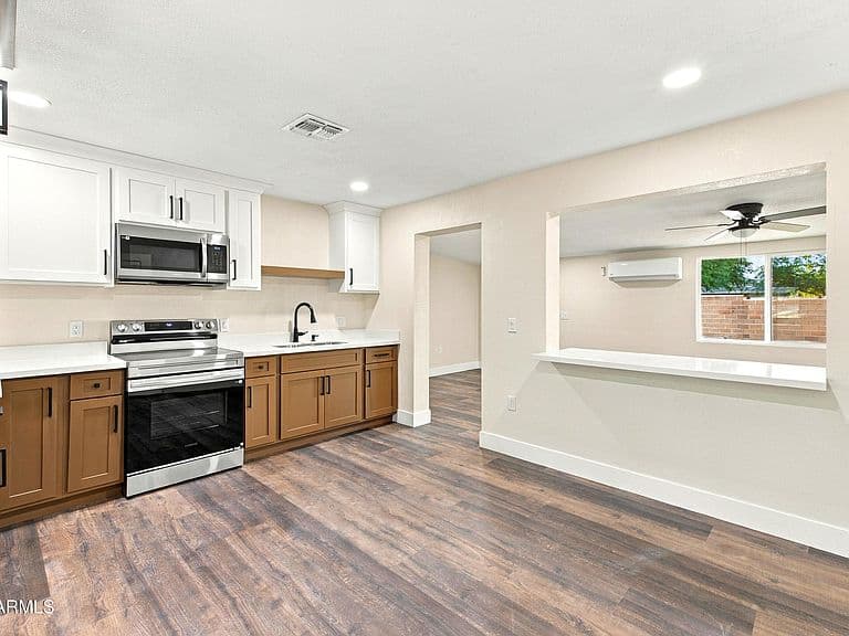 12613 W RIO VISTA Lane photo 1