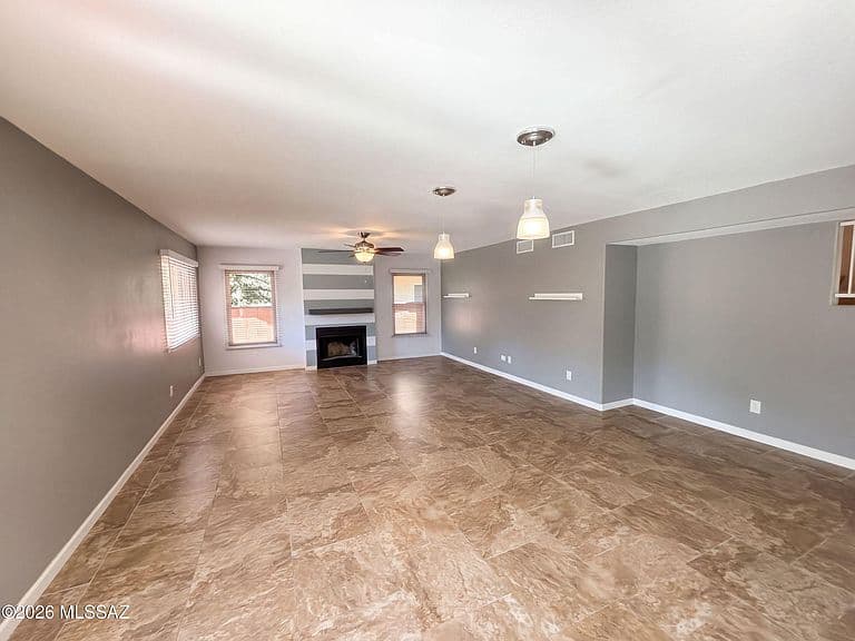 851 W Port Royal Pl photo 3