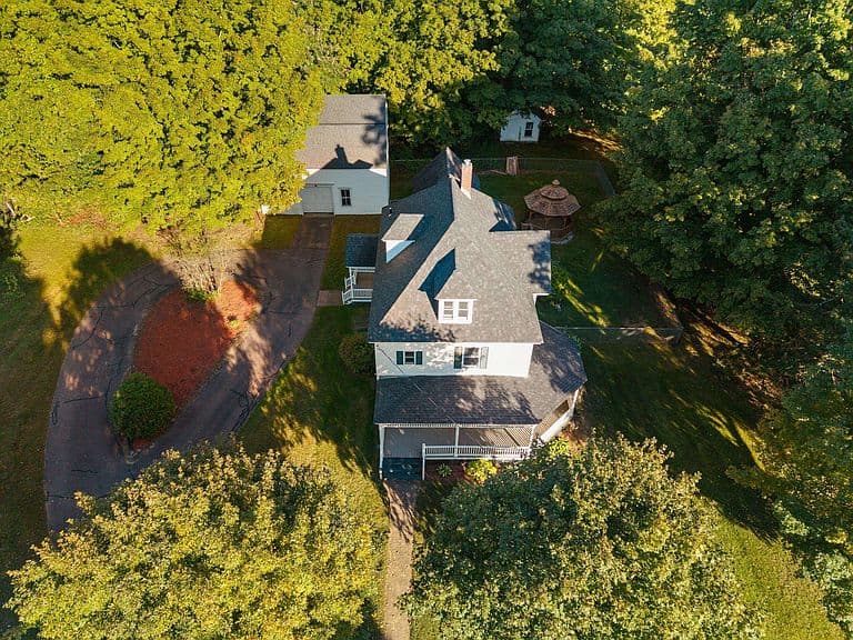 17 Maplewood Avenue photo 3