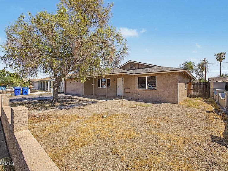 5807 W CAMBRIDGE Avenue photo 2