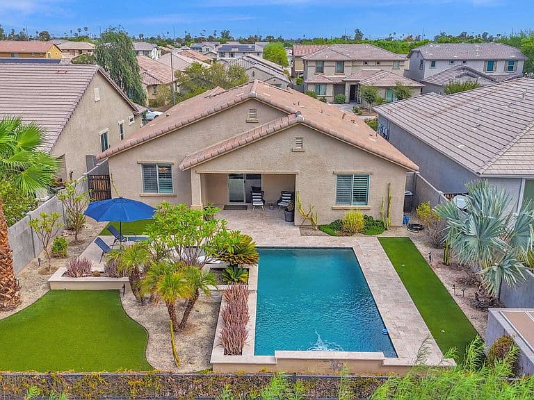 10219 W LAWRENCE Lane photo 1