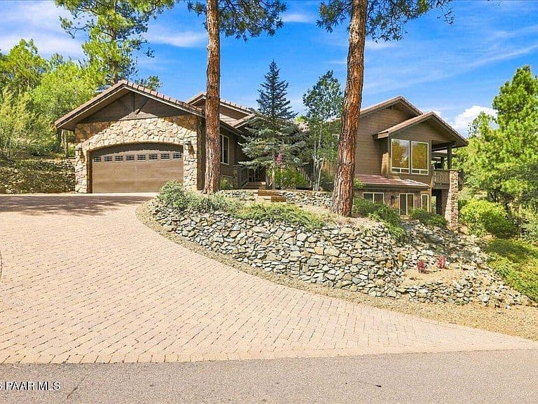 2140 Lone Oak Way photo 2