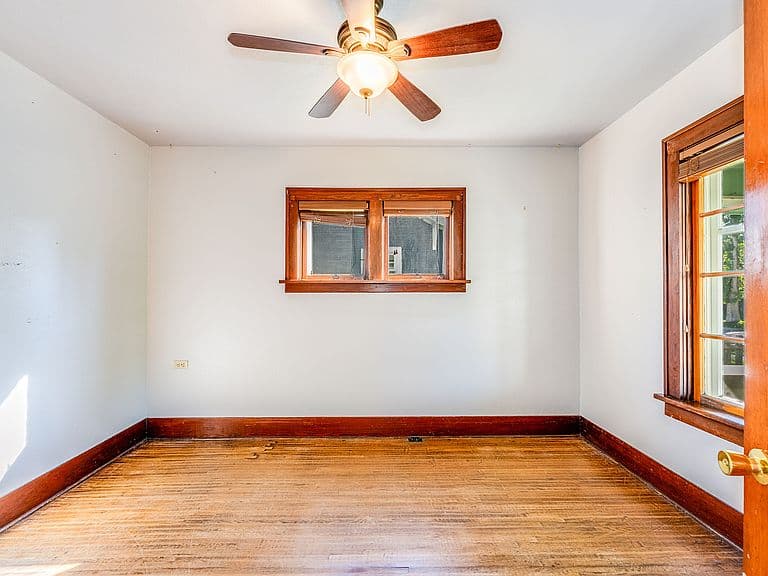 303 Somers Ave photo 5