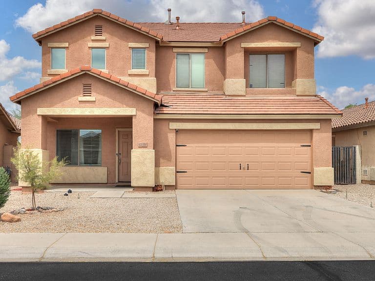 45574 W TULIP Lane photo 1