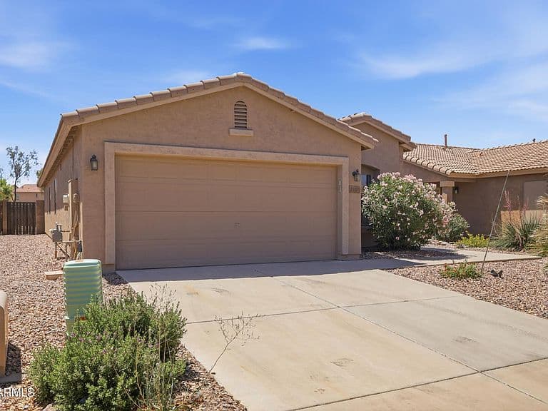 43599 W SAGEBRUSH Trail photo 3