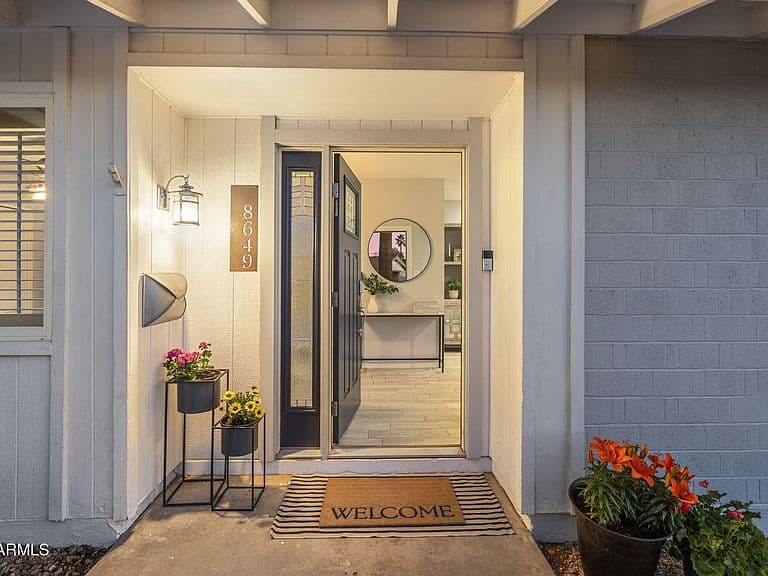 8649 E Buena Terra Way photo 3