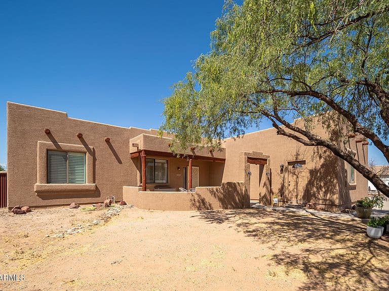 22016 W BEACON Lane photo 1