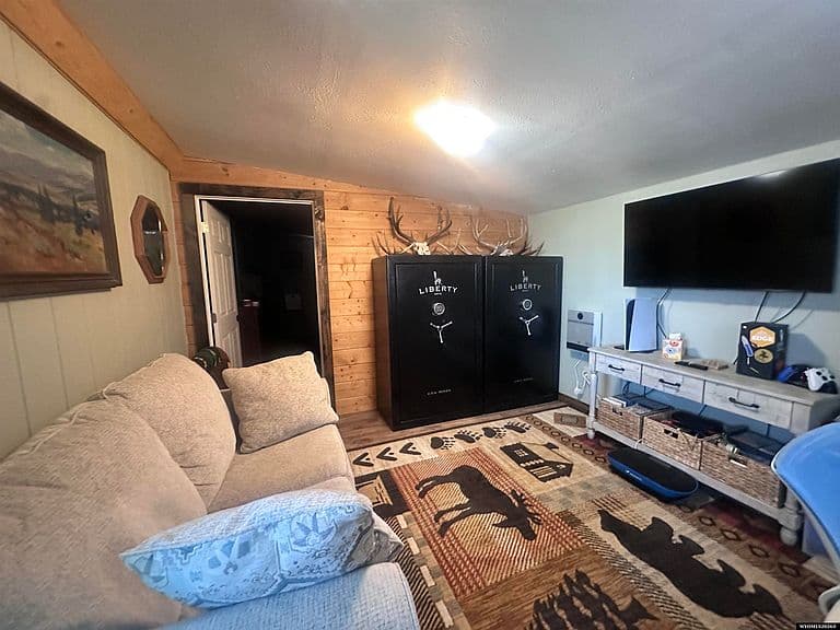 2596 Highway 233 photo 4