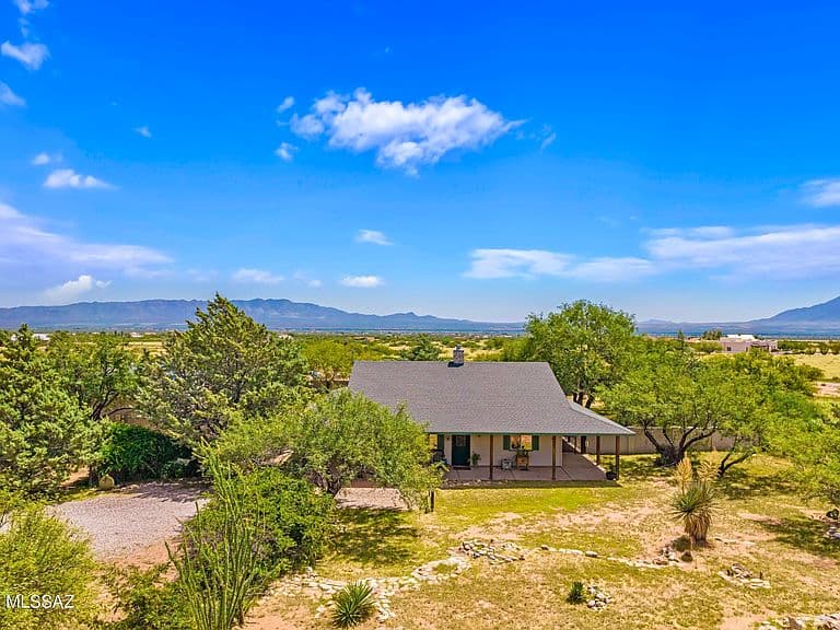 9009 S Oakridge Dr photo 2