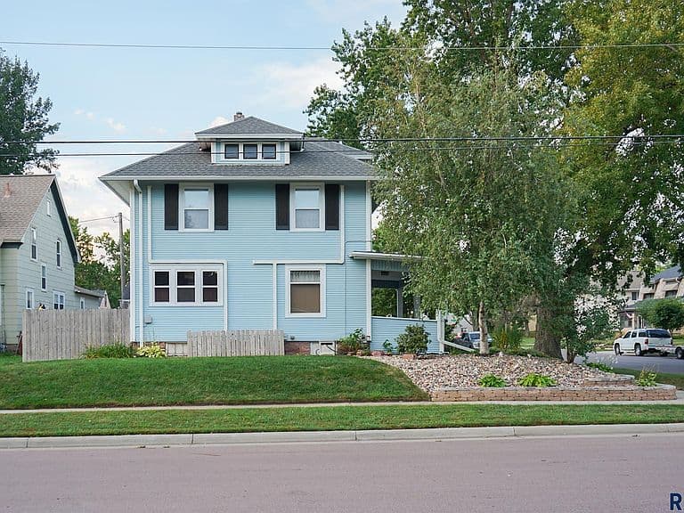 900 S Duluth Ave photo 4