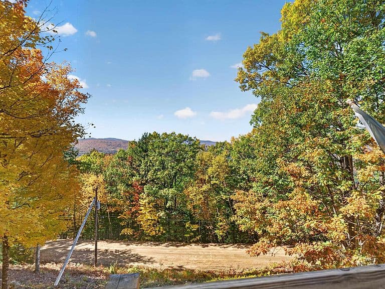 122 Mclaren Drive photo 4