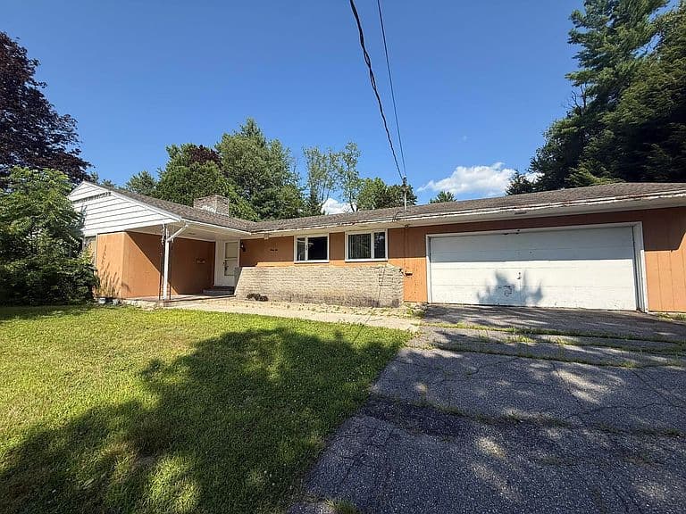 62 Ridge Avenue photo 1