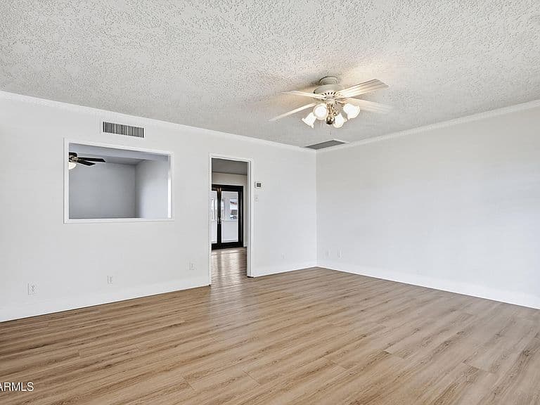2436 W DAHLIA Drive photo 5