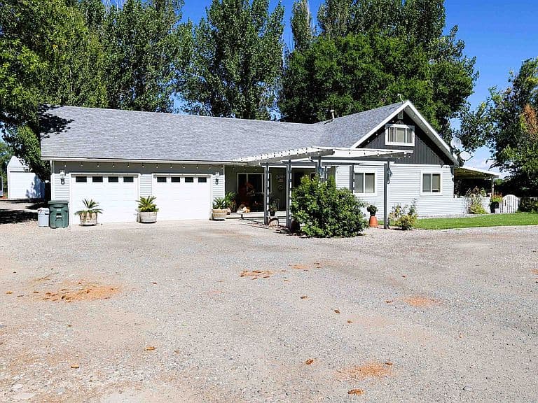589 Maddox Ln photo 3