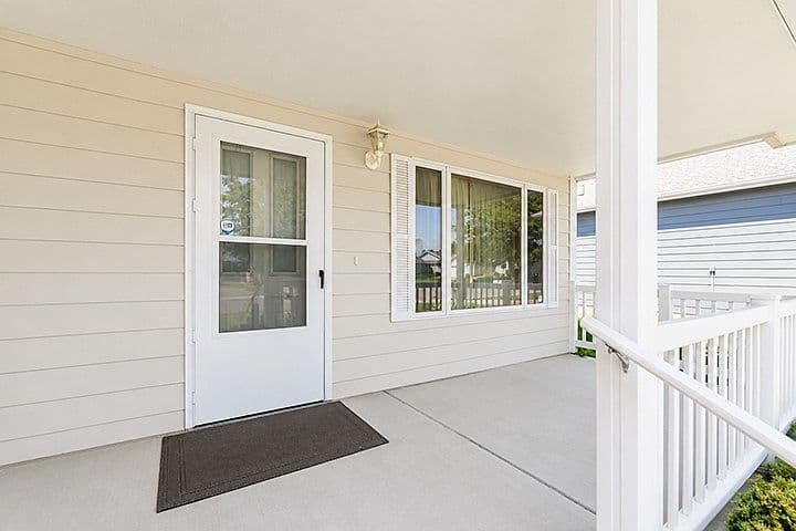 1778 Golden Blvd photo 2