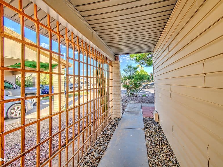 6638 S 40th Place photo 5