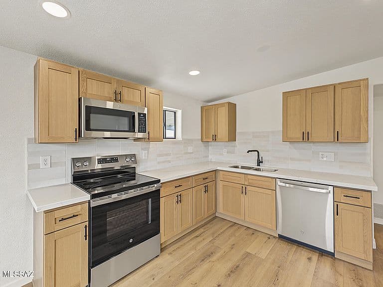 2518 S Del Valle Ave photo 1