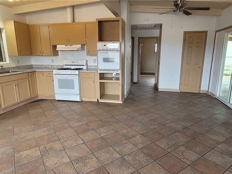 896 Marina Boulevard photo 4