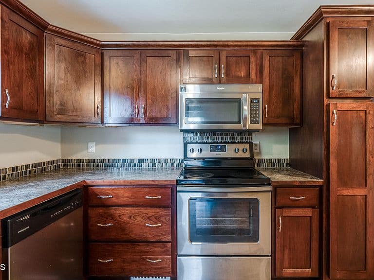 1016 W Sweet Ave photo 5