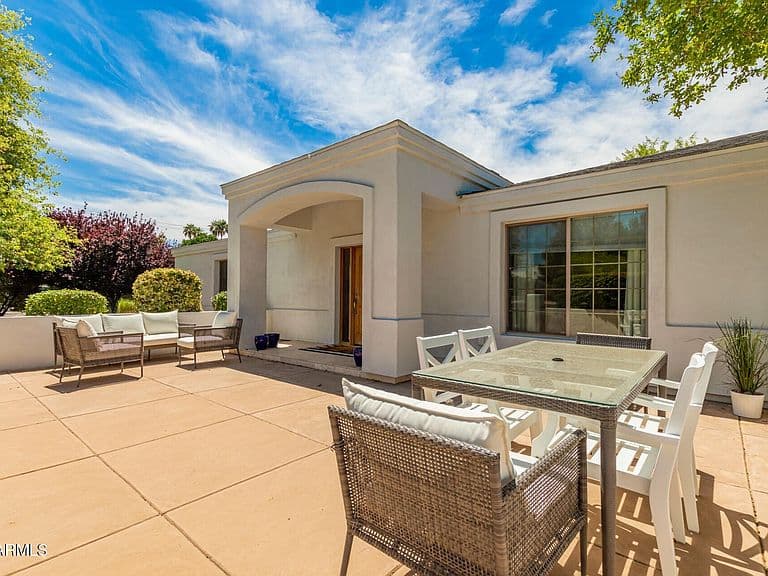 5555 E MONTEROSA Street photo 2