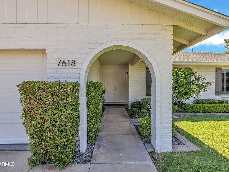 7618 N VIA DE LOS NINOS -- photo 4