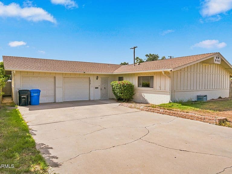 4518 N 36TH Place photo 1