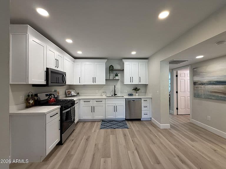 3005 E HUBBELL Street photo 4