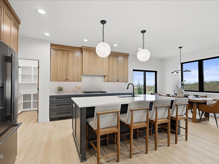 2314 Ketchum Ave photo 4