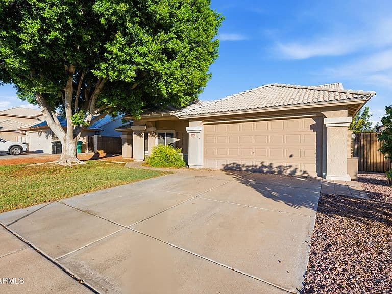1449 N AVOCA -- photo 1