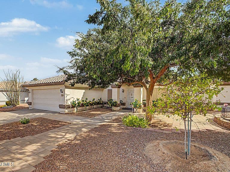 4625 E LAVENDER Lane photo 3